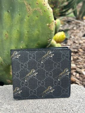 Gucci Black GG Tiger Print Bi-Fold Card Holder